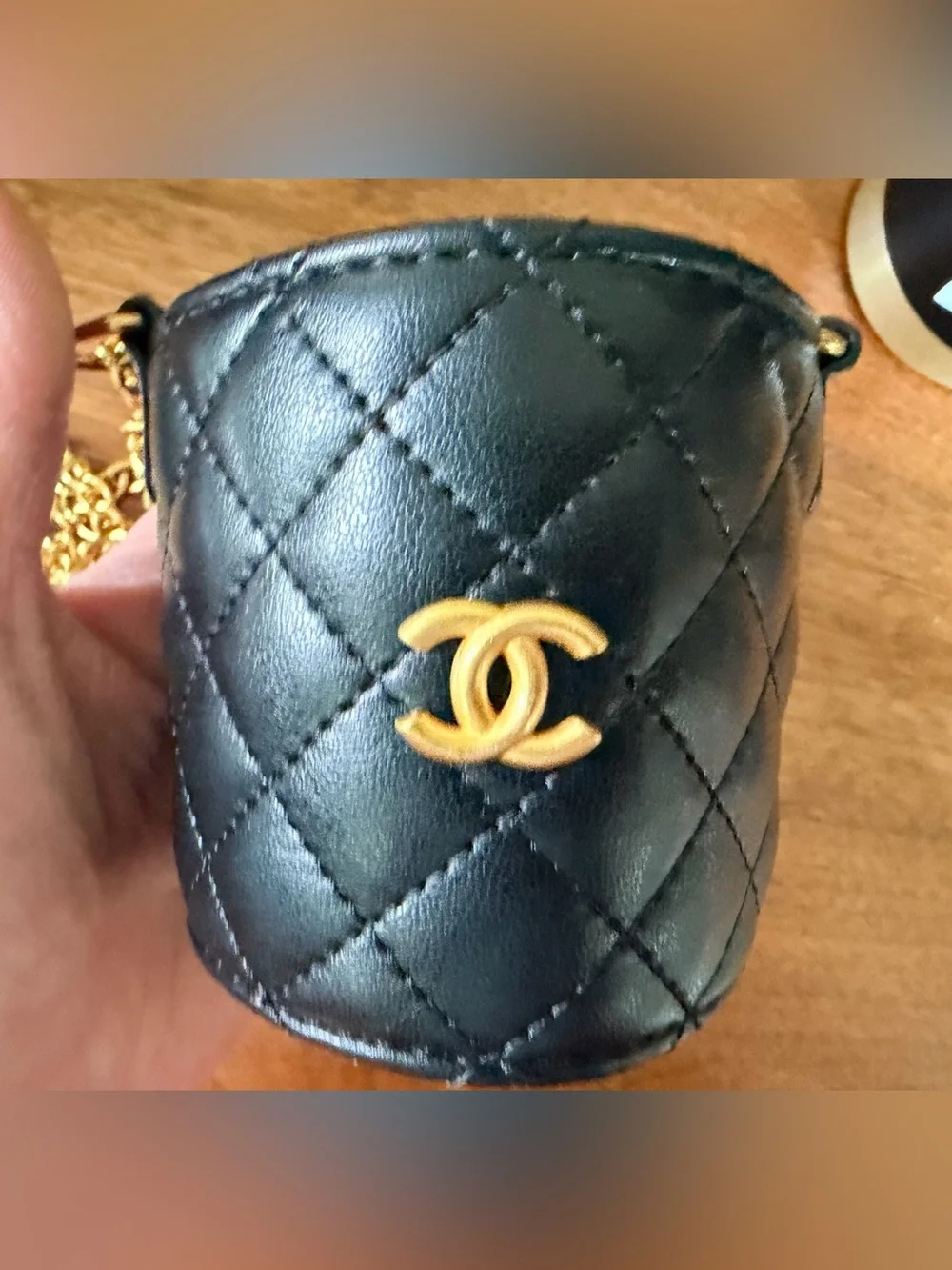NIB Chanel Makeup Black ‘CC’ Hot/Cold Thermos w Black ‘CC’ Sleeve/Link Chain